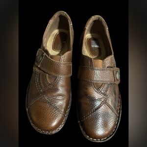 Earth Origins. Women’s brown leather shoe. Size 8M